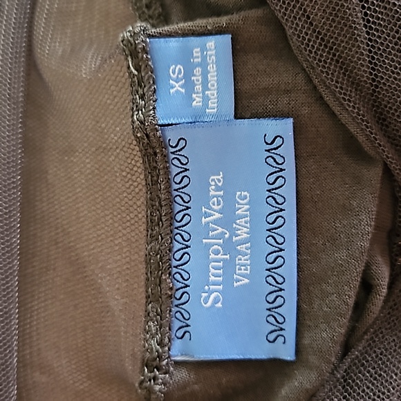 Vera Wang Long-Sleeve Rhinestone Accented Long-Sleeve Top. Sz. XS. - Picture 2 of 8